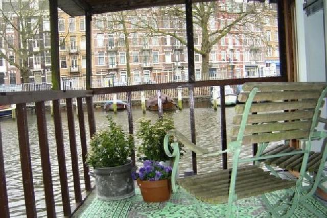 The Lilly Houseboat