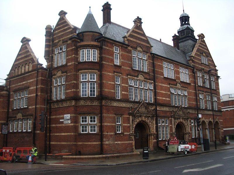 The Home of Fashionable Bars with some Classic Architecture to Enjoy
