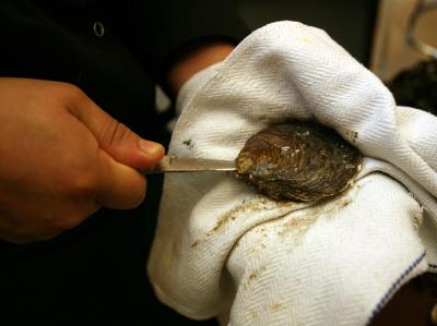 US Chefs Take Parisian Limelight - An influx of young American chefs is making its mark on the Paris restaurant scene. US Chefs Take Parisian Limelight - An influx of young American chefs is making its mark on the Paris restaurant scene.