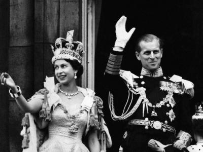 Diamond Display At London's Buckingham Palace - A diamond exhibition is being held in London to celebrate the Queen's 60th year on the throne. Diamond Display At London's Buckingham Palace - A diamond exhibition is being held in London to celebrate the Queen's 60th year on the throne.