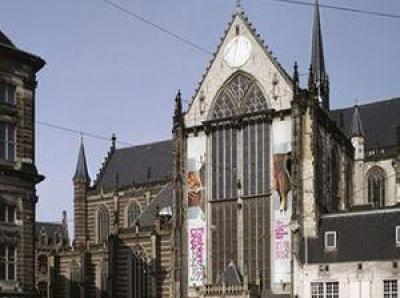 Designer heads bridal wear show - A futuristic bridal wear exhibition has gone on show in Amsterdam. Designer heads bridal wear show - A futuristic bridal wear exhibition has gone on show in Amsterdam.