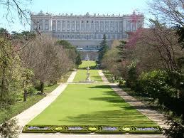 Campo de Moro City Park - Scenic Park and Gardens of the Royal Palace Campo de Moro City Park