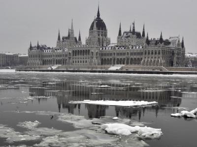 Budapest architecture tours 'a success' - Architecture walks are proving extremely popular in Budapest this summer. Budapest architecture tours 'a success' - Architecture walks are proving extremely popular in Budapest this summer.